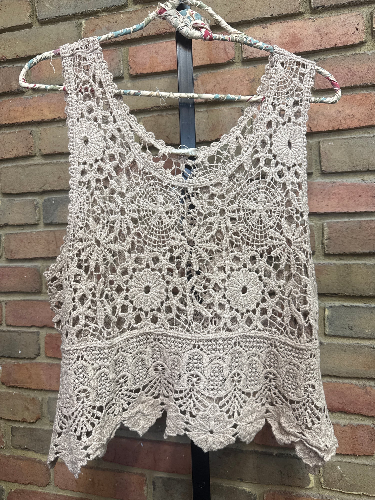 Crochet Scalloped Topper