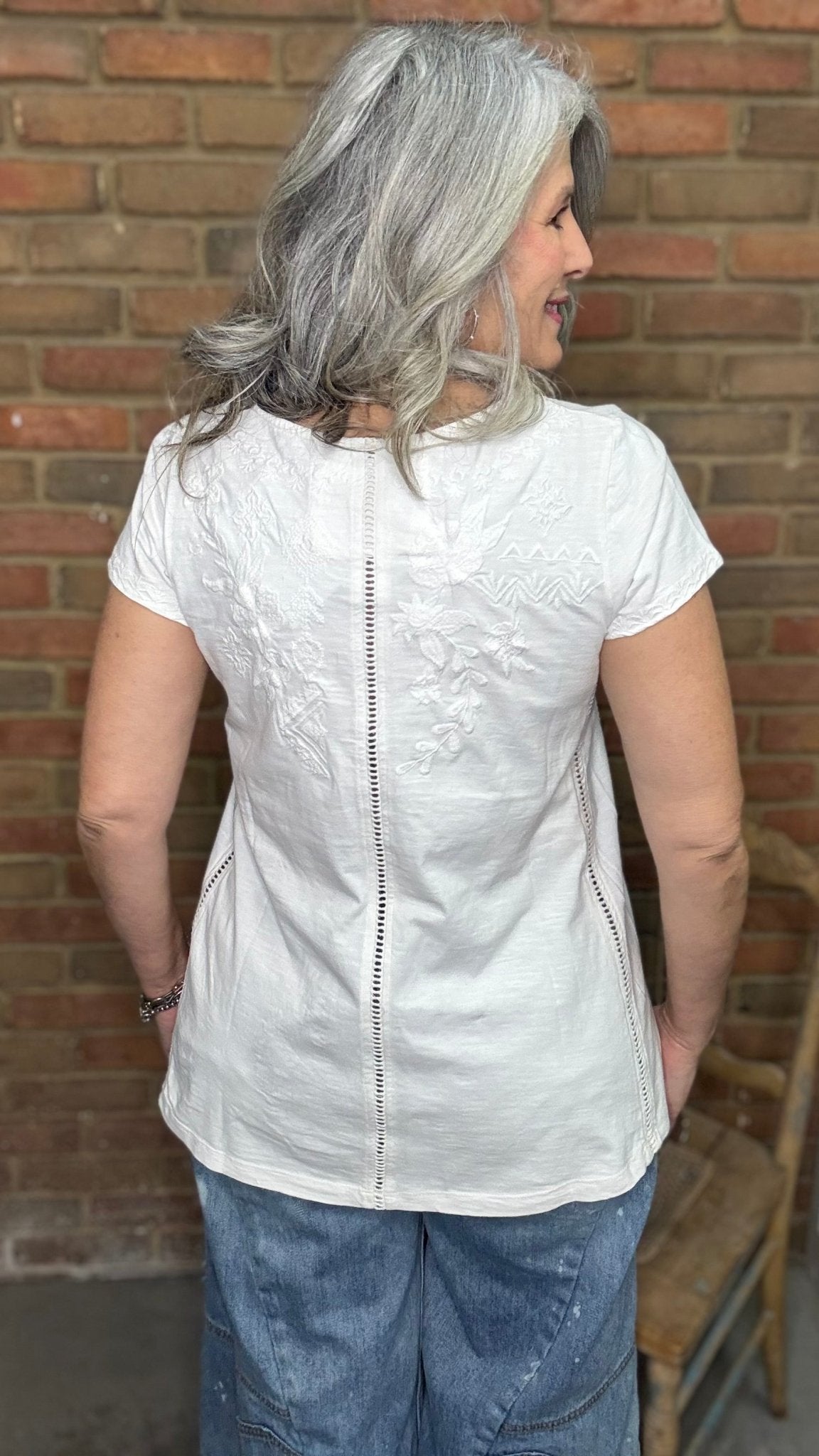 Frida White Embroidery T-Shirt - Vintage Vault Boutique