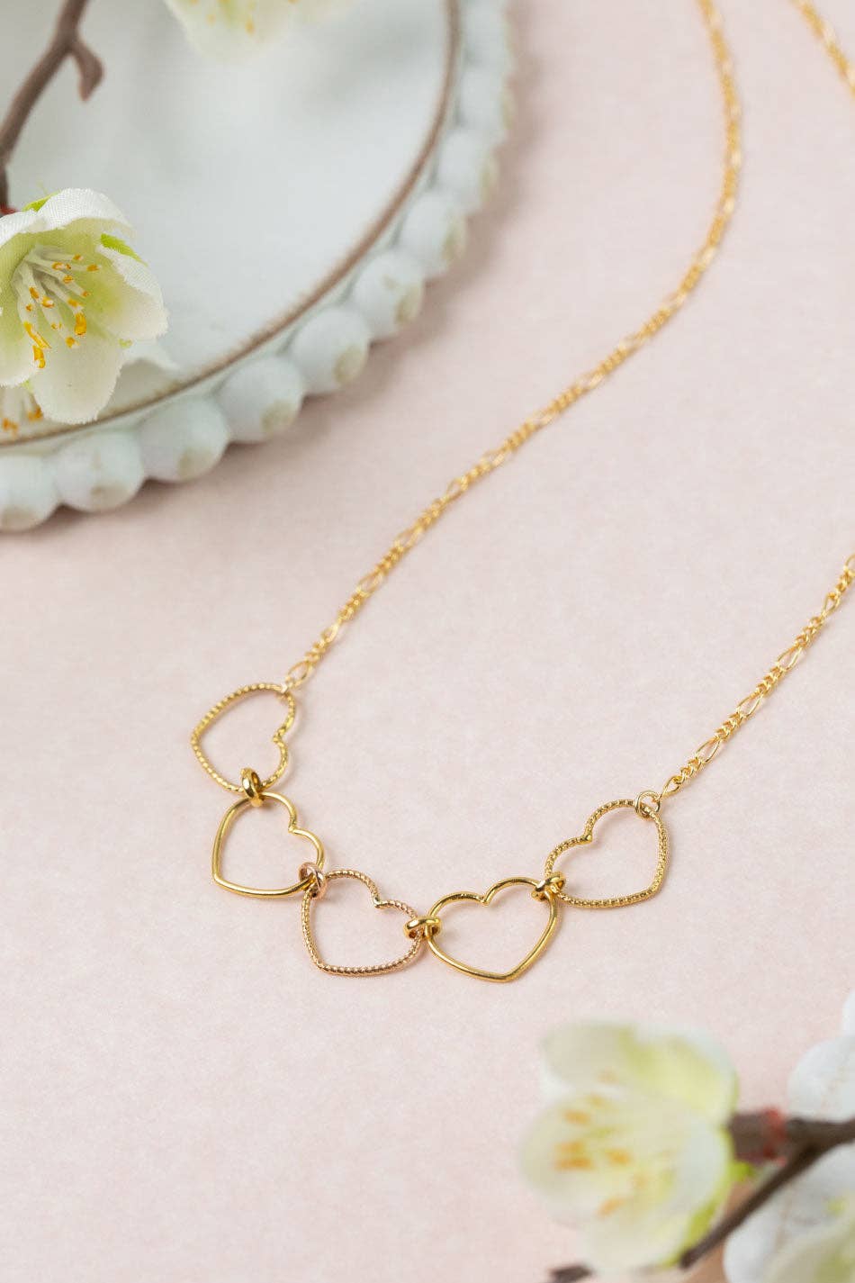 Bold Heart 17-19" Simple Necklace