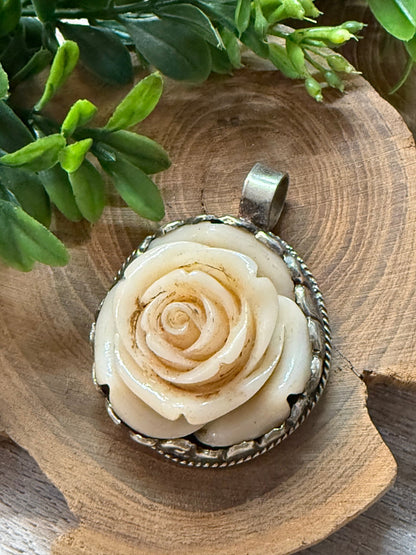 White Rose Pendant - Vintage Vault Boutique