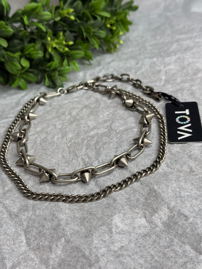 Oakley Necklace in Antique Silver