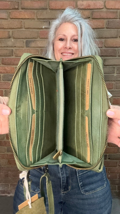 Wallet and Phone Crossbody Bag - Vintage Vault Boutique