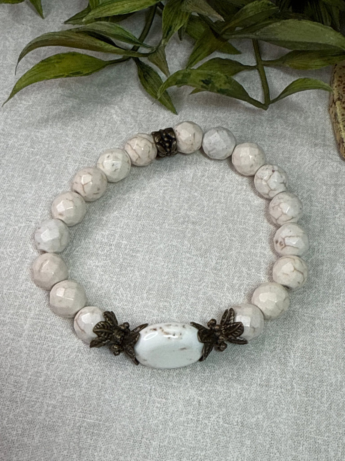 White Accent Bead Stretch Bracelet - Vintage Vault Boutique