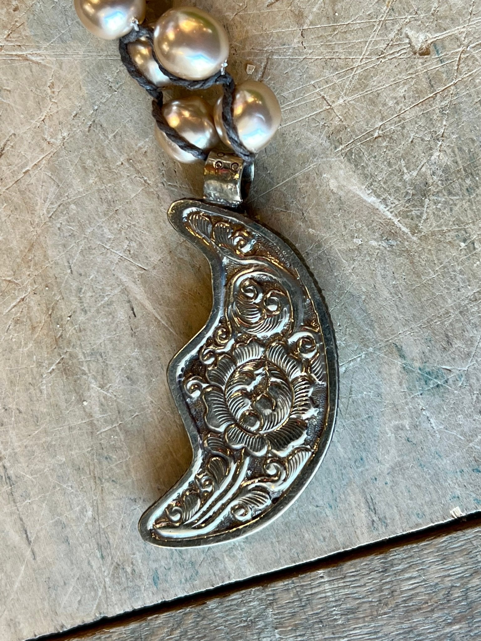 Bone Moon Vintage Pearl Necklace - Vintage Vault Boutique