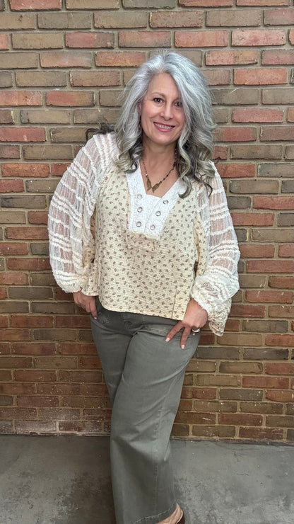 Balloon Sleeve Printed Top - Vintage Vault Boutique