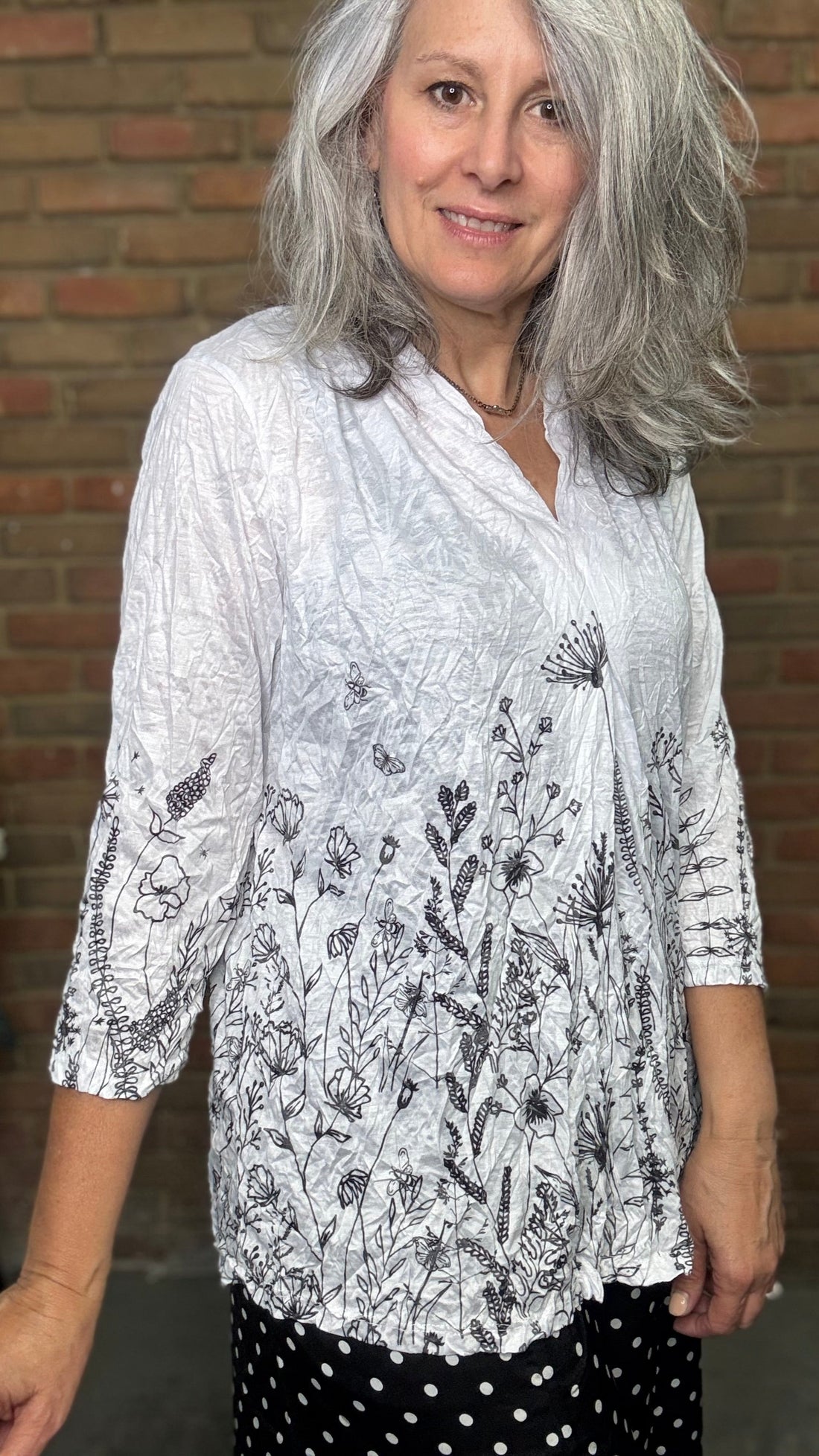Black and White Wildflower Print Crinkle Top 