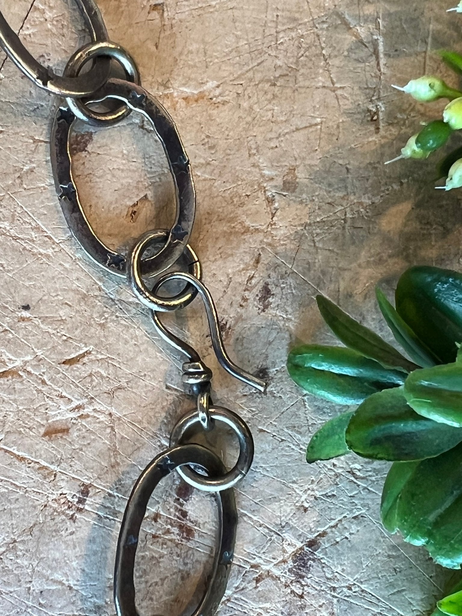 Link w/Stars Necklace - Vintage Vault Boutique