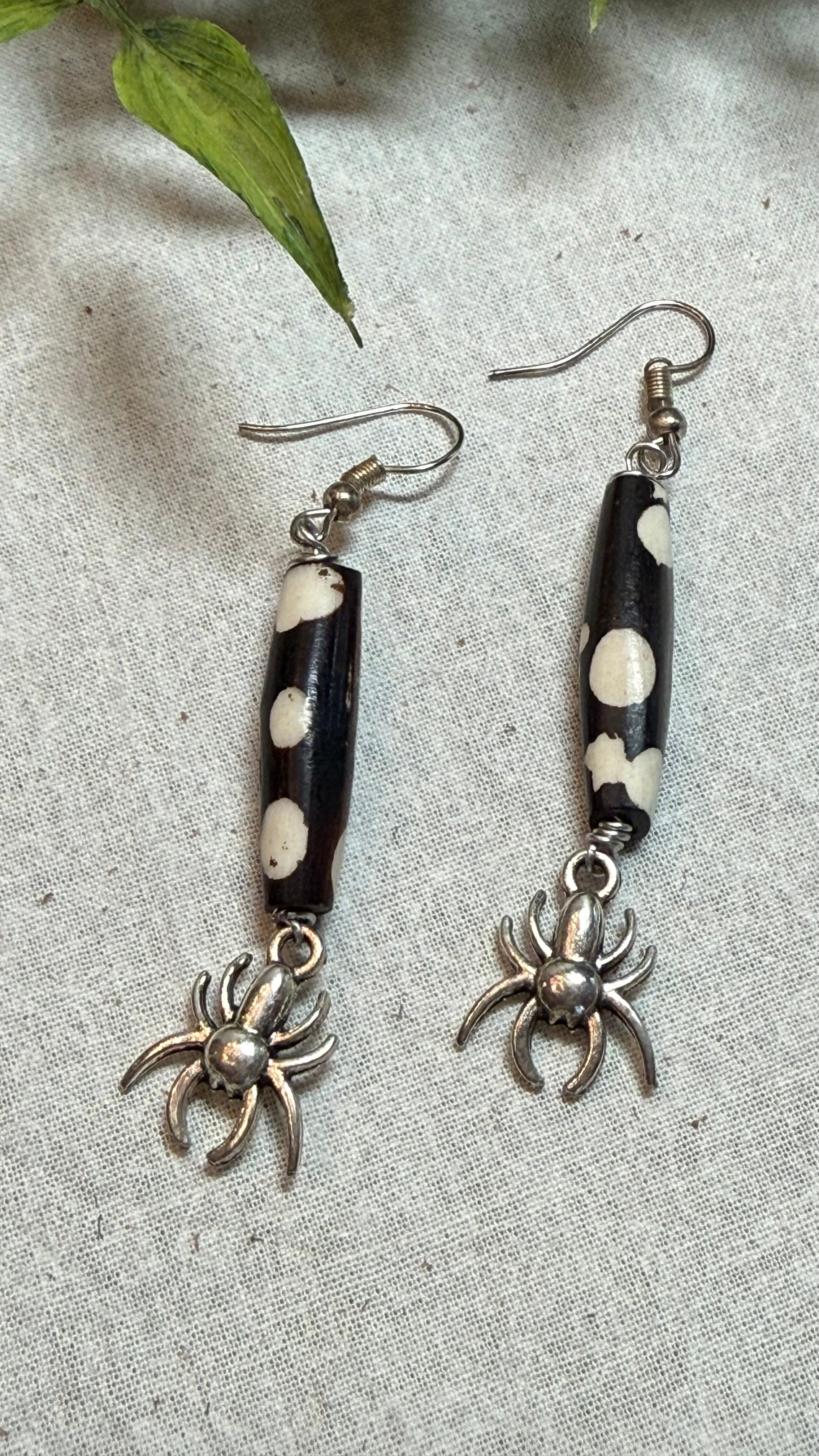 Spider on Dot Drop Earring