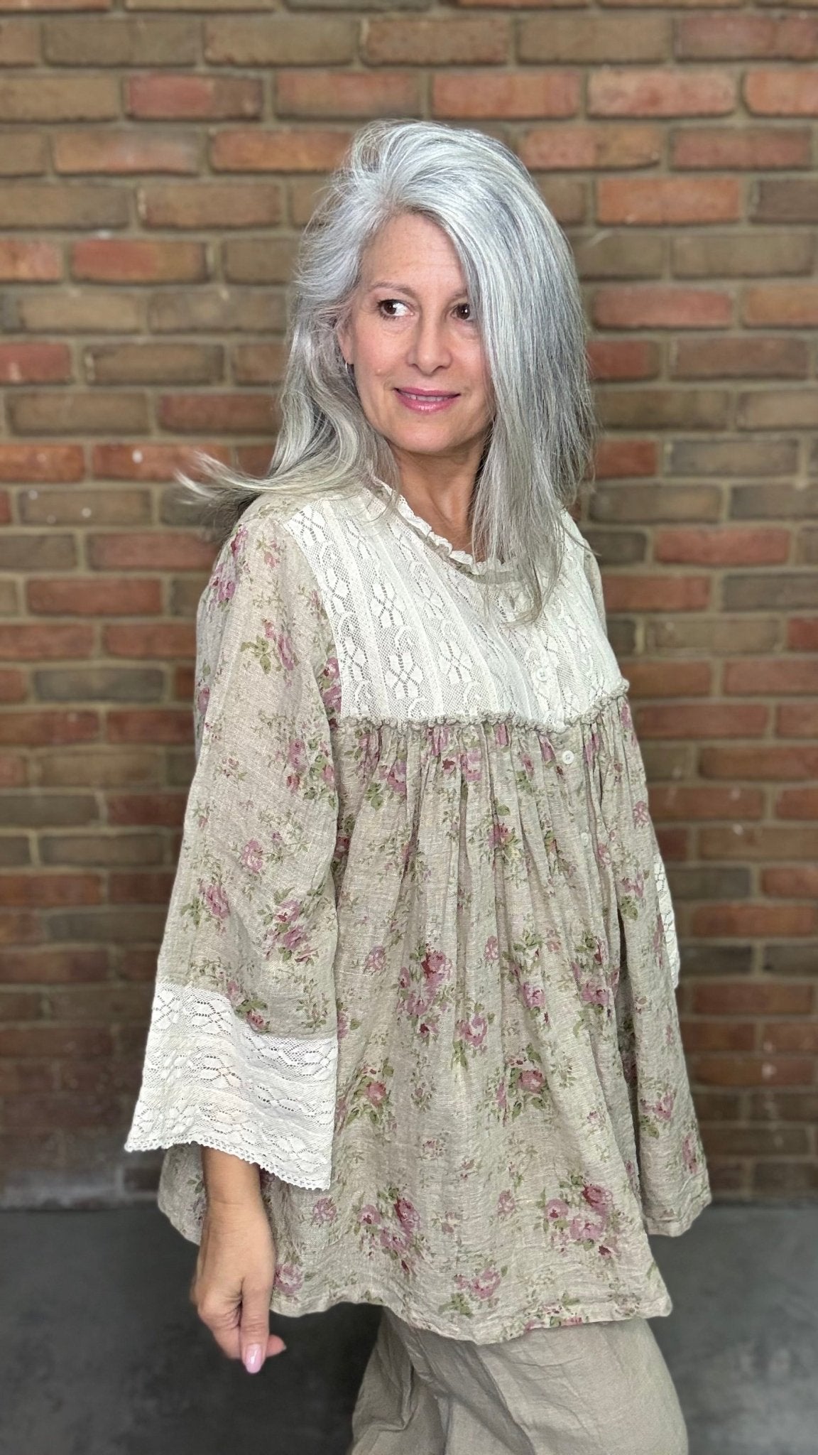 Taupe Floral Print Top - Vintage Vault Boutique