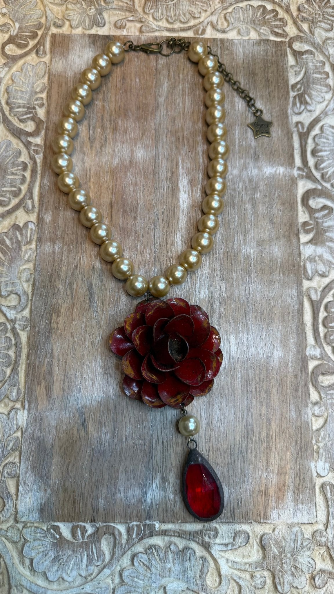 Red Rose Pearl Necklace - Vintage Vault Boutique