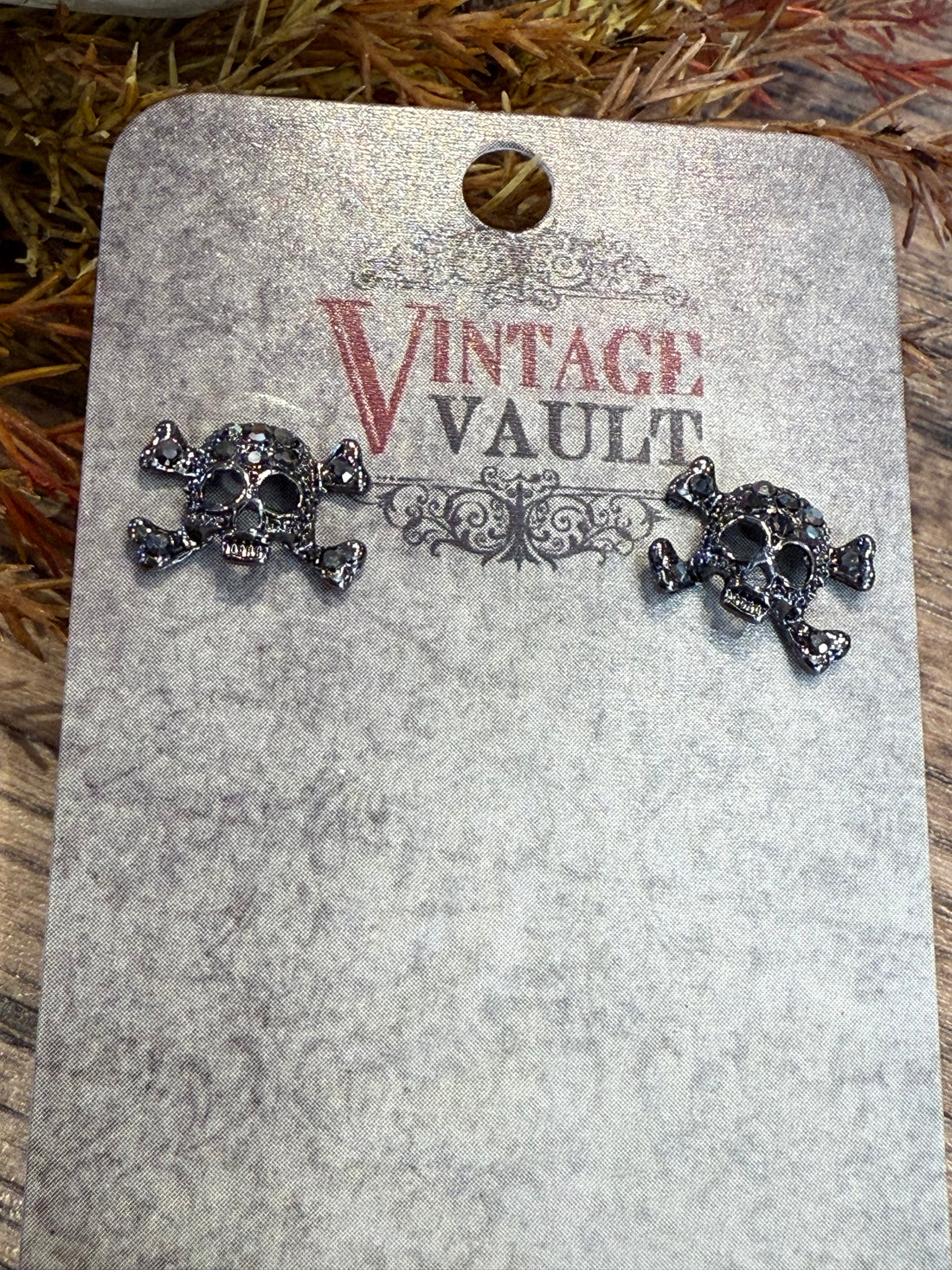 Metal Skull w/Crystal Post Earring