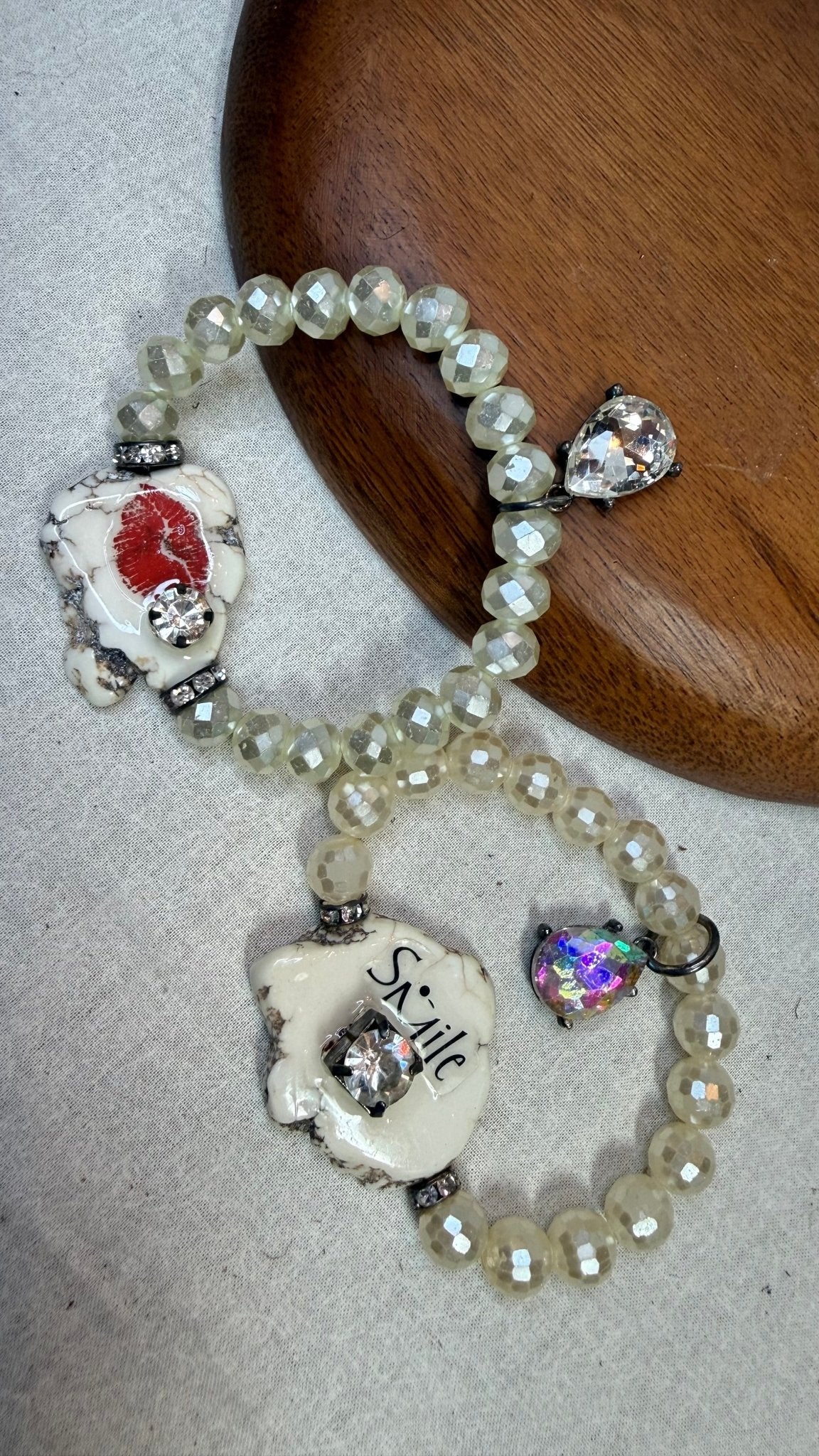 Smile/Kiss Stretch Bracelet - Vintage Vault Boutique
