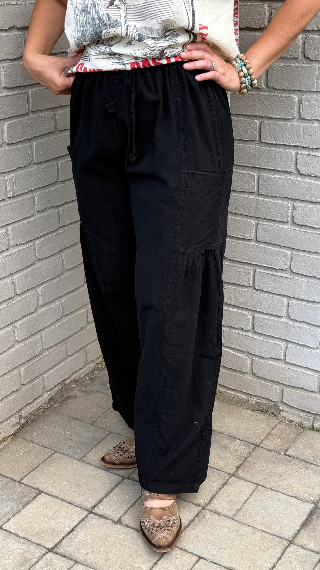Side Pocket and Gathered Pant Black