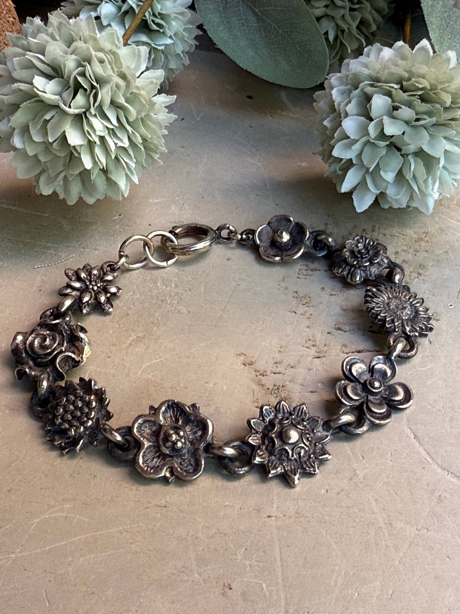 EKD Vintage Flower Bracelet - Vintage Vault Boutique