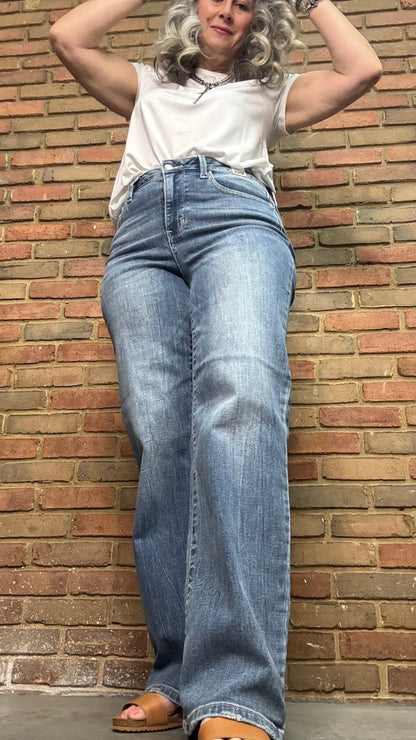 Judy Blue Mid Rise Straight - Vintage Vault Boutique