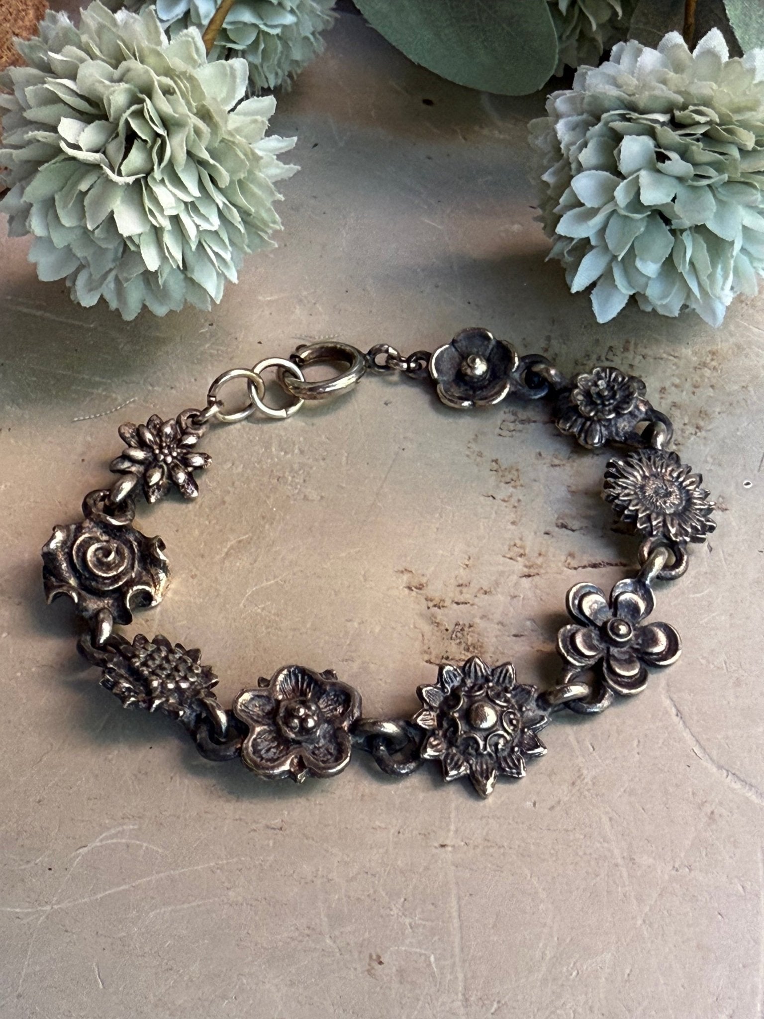EKD Vintage Flower Bracelet - Vintage Vault Boutique