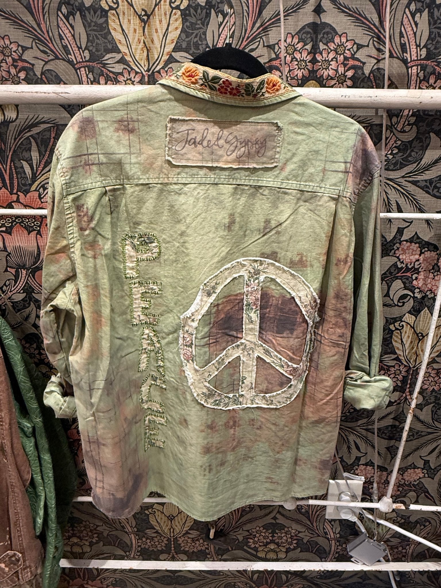 Wander In Peace Shirt - Vintage Vault Boutique