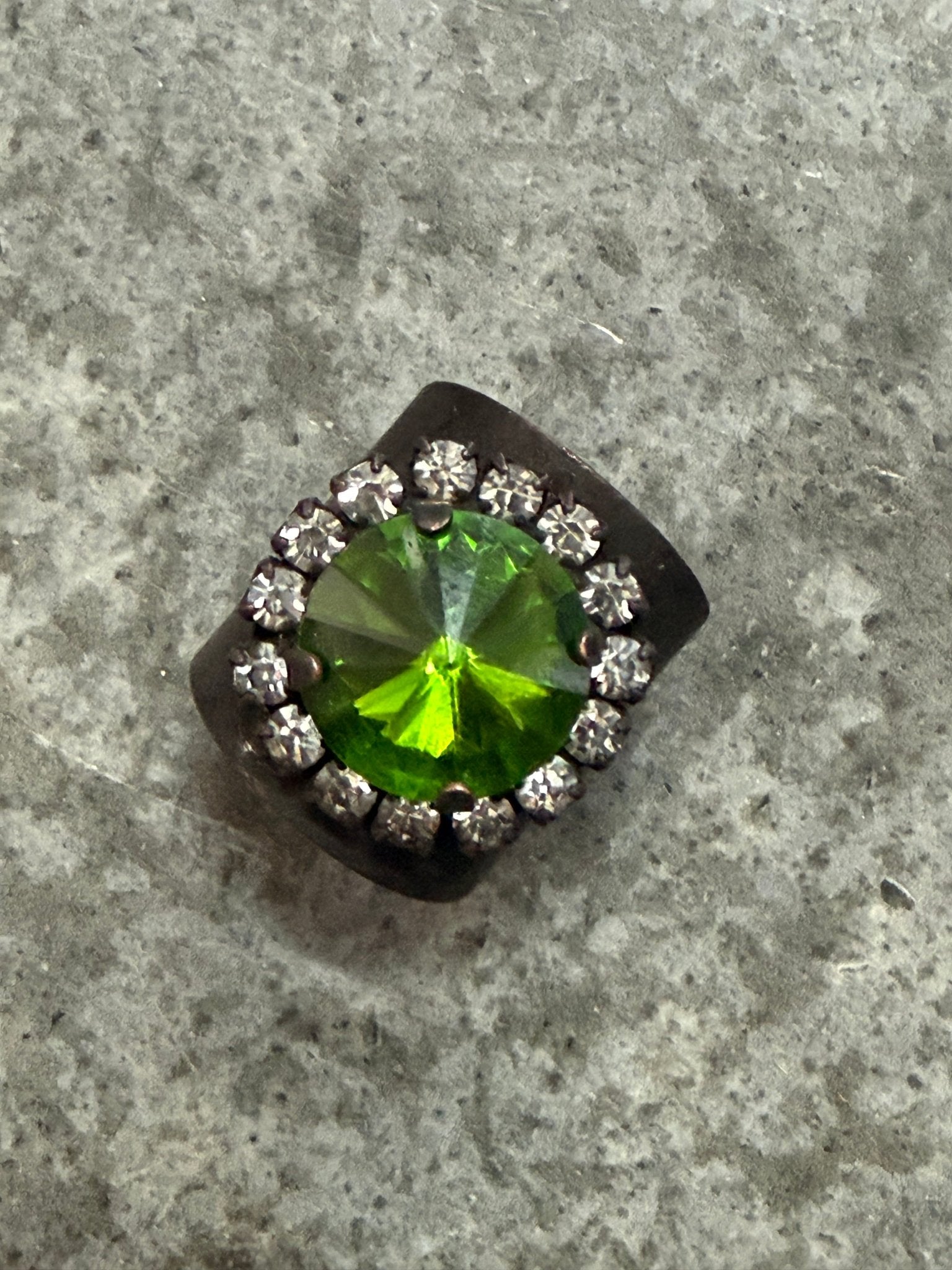 Jacci Ring in Smutt - Vintage Vault Boutique