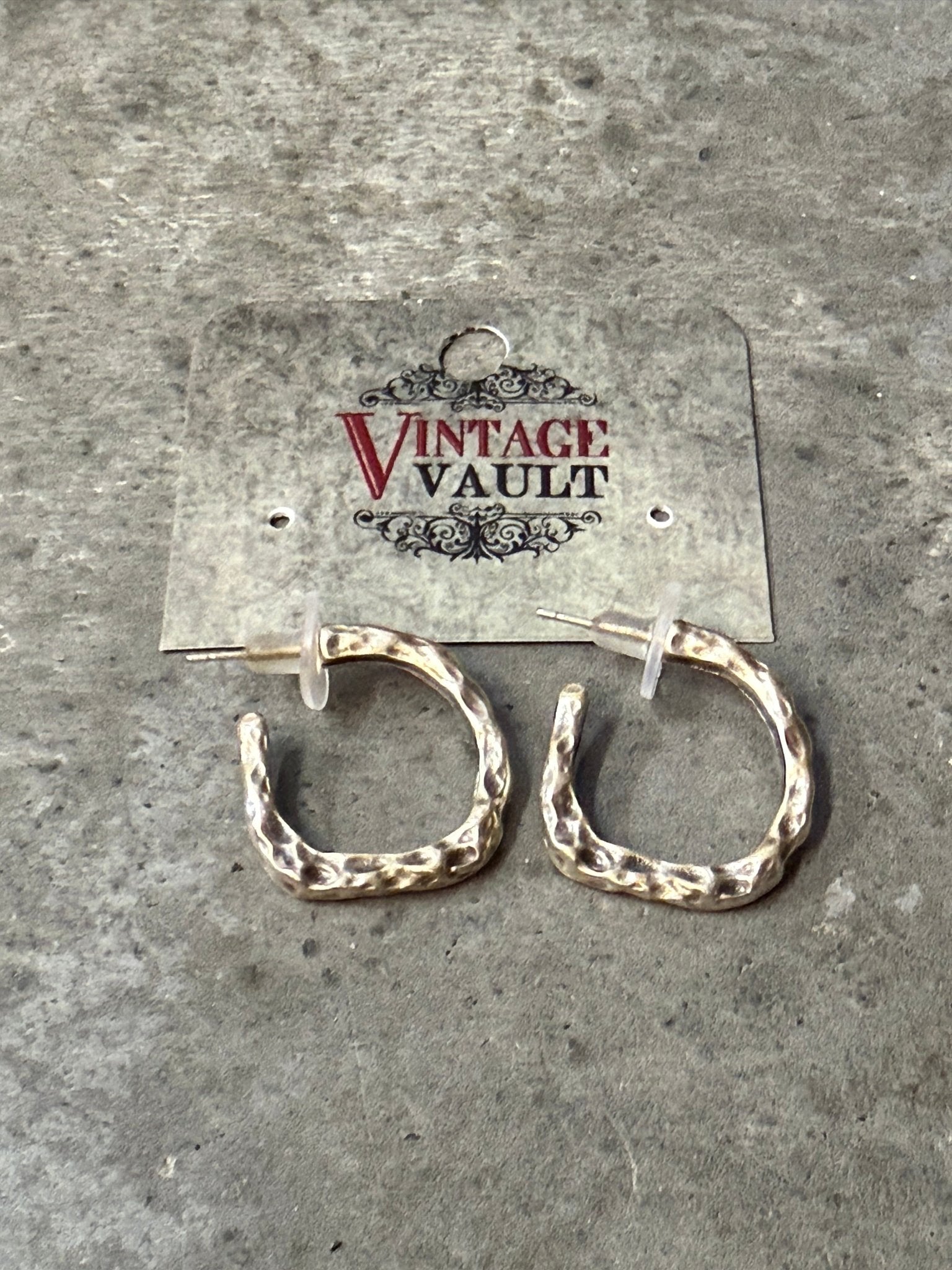 Small Silver Hoop Post Earrings - Vintage Vault Boutique