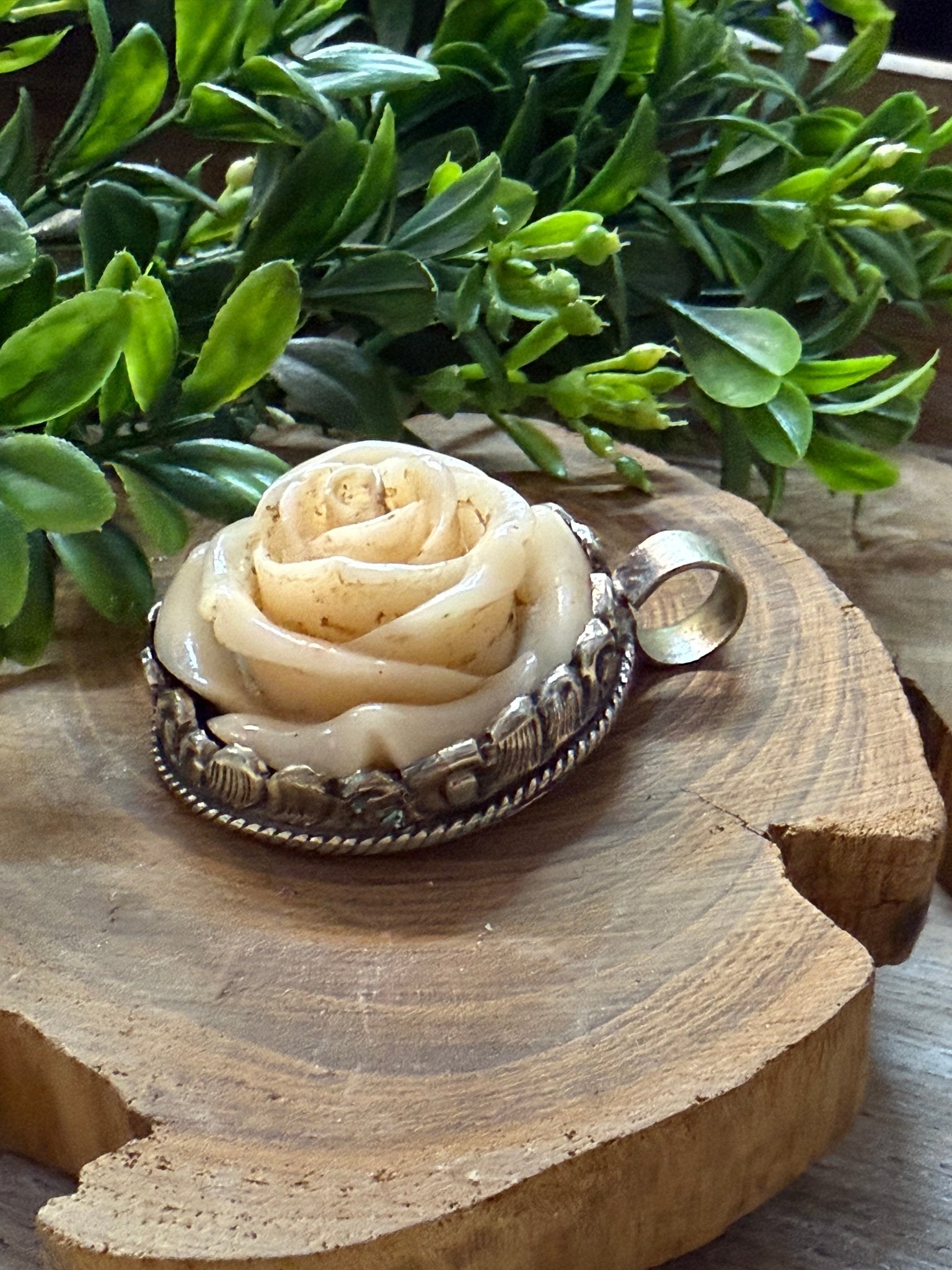 White Rose Pendant - Vintage Vault Boutique