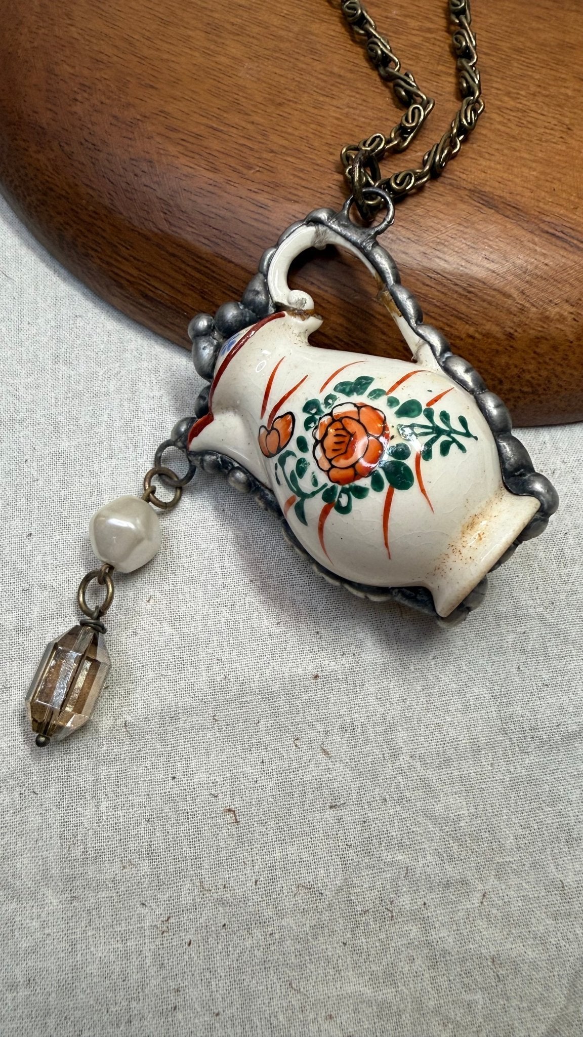 China Tea Pot Necklace - Vintage Vault Boutique