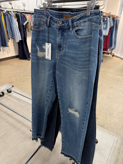 Judy Blue Medium Wash Boyfriend Jean