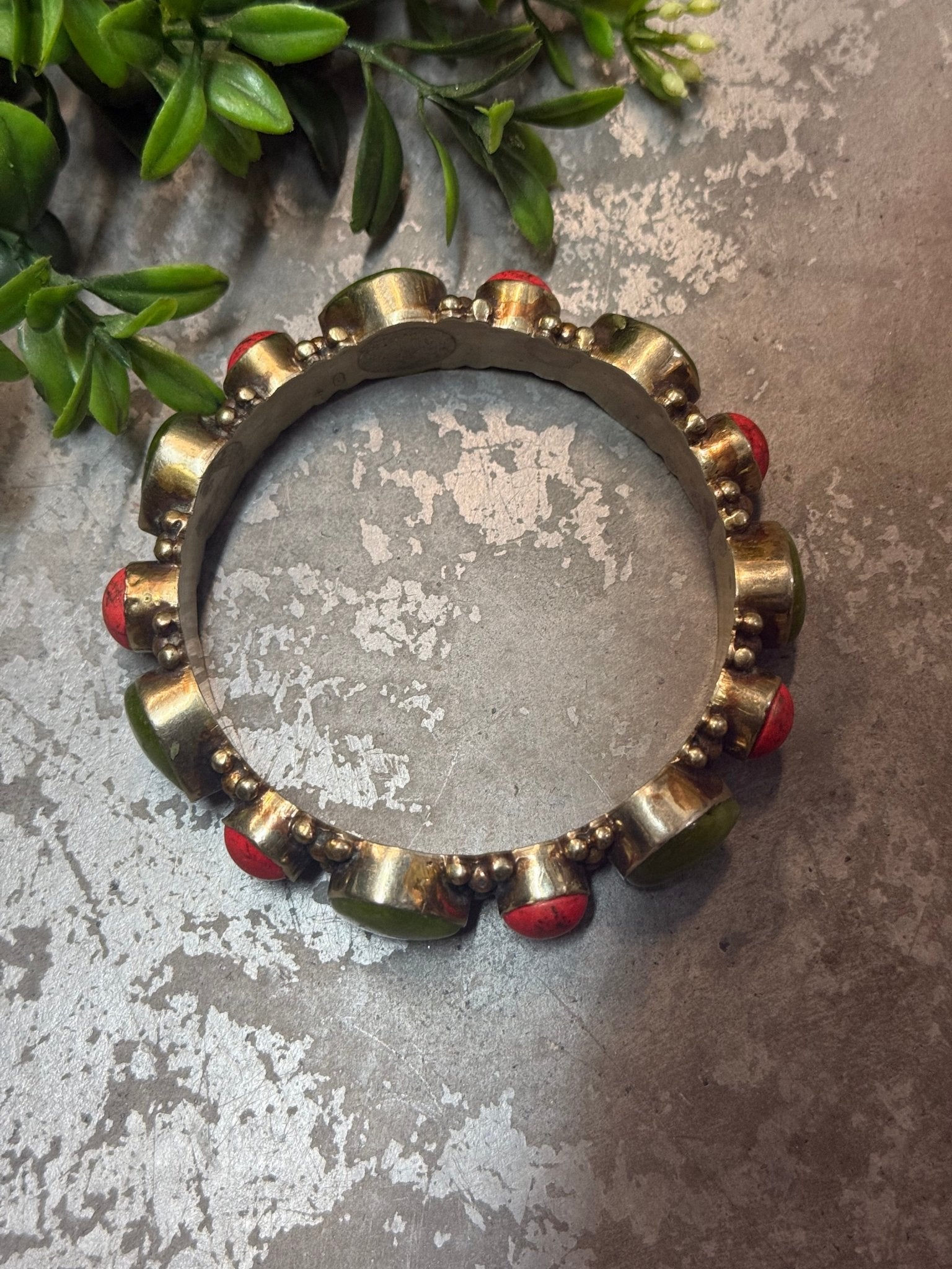 Red and Green Semi Precious Stone Bracelet - Vintage Vault Boutique