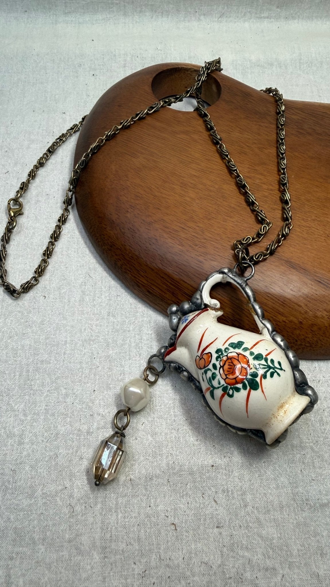 China Tea Pot Necklace - Vintage Vault Boutique