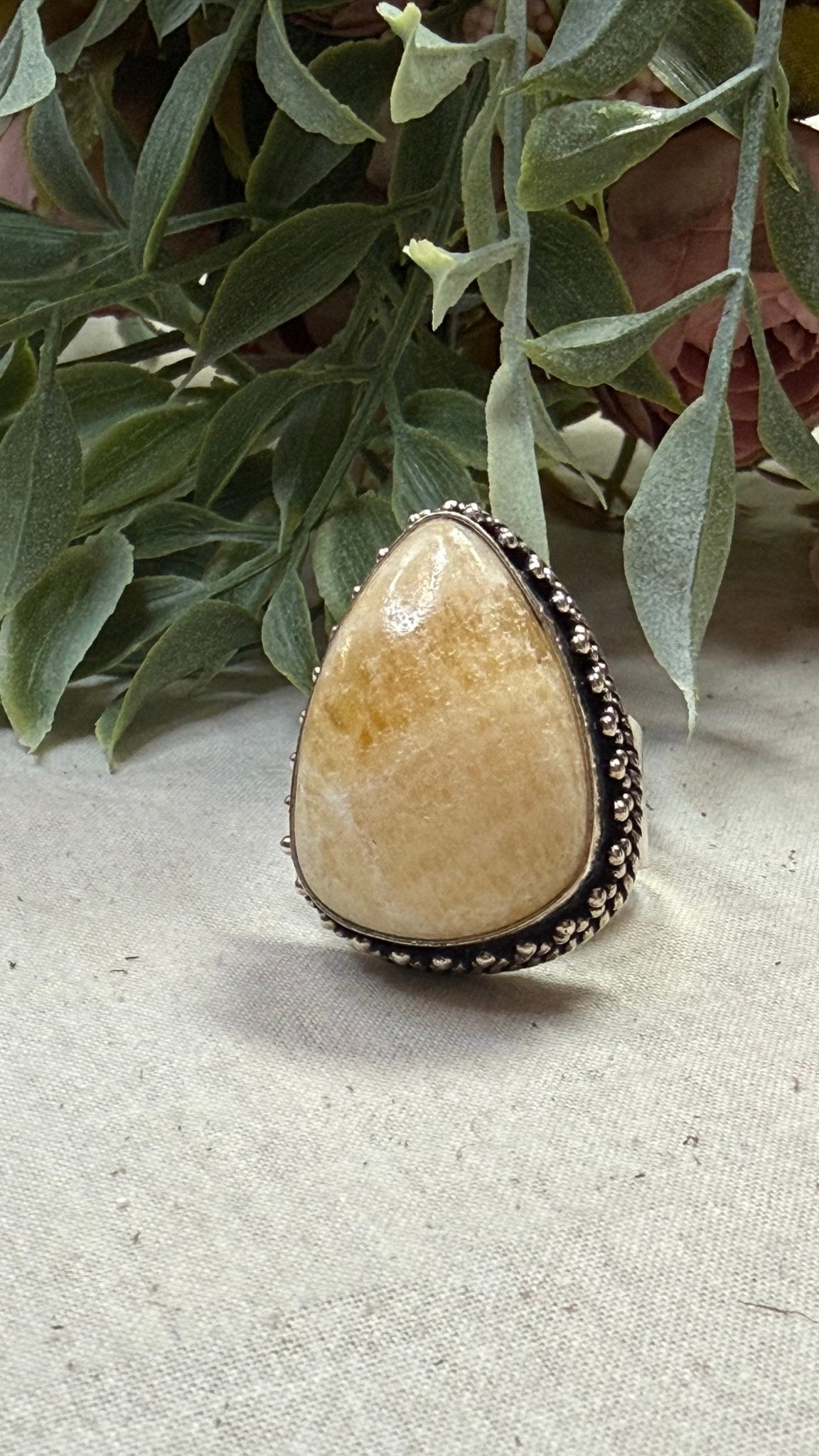 Teardrop Ivory Colored Stone Ring - Vintage Vault Boutique