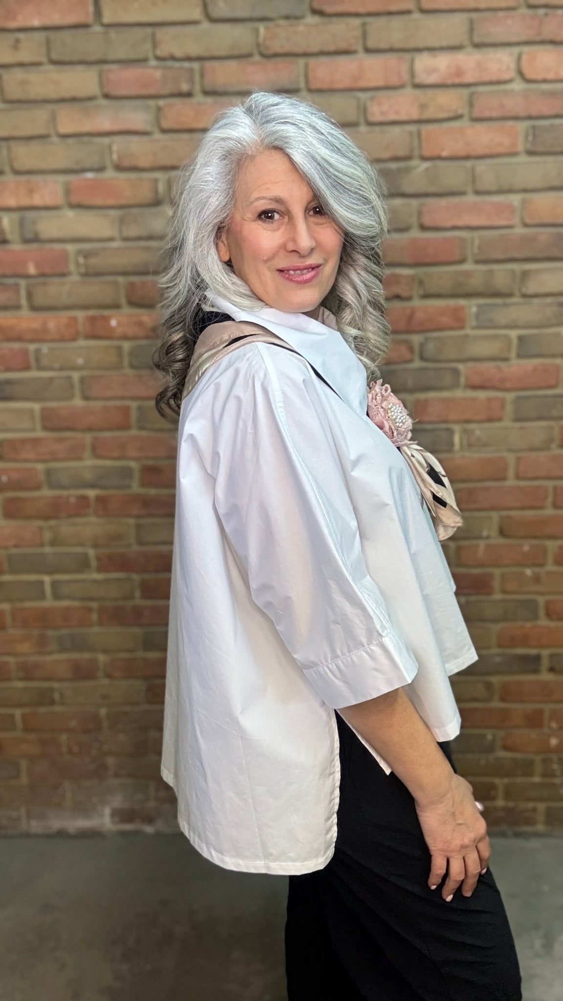 White Boxy Hi - Lo Button Up Shirt - Vintage Vault Boutique