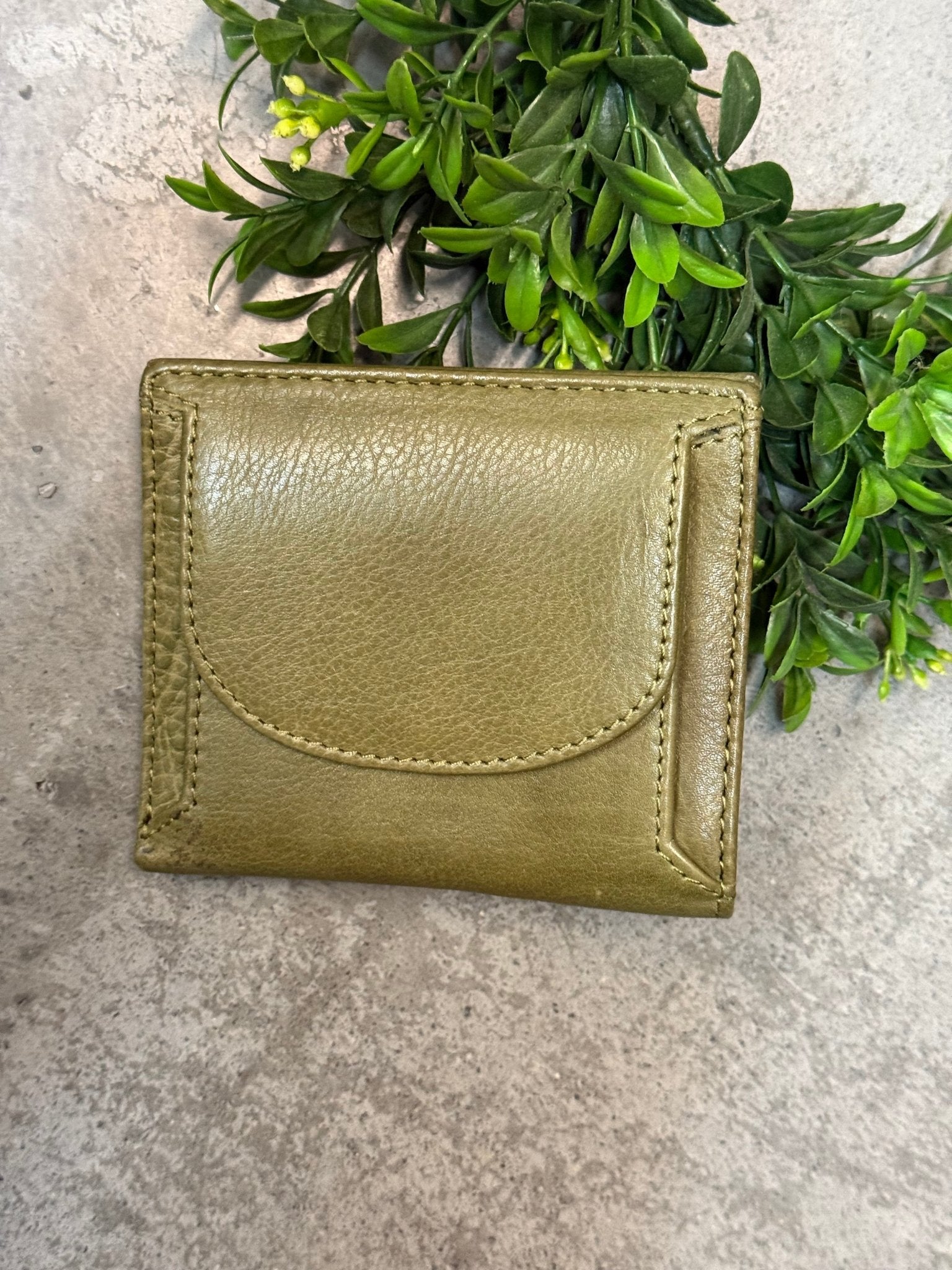 Bi - Fold Wallet with Coin Purse - Vintage Vault Boutique