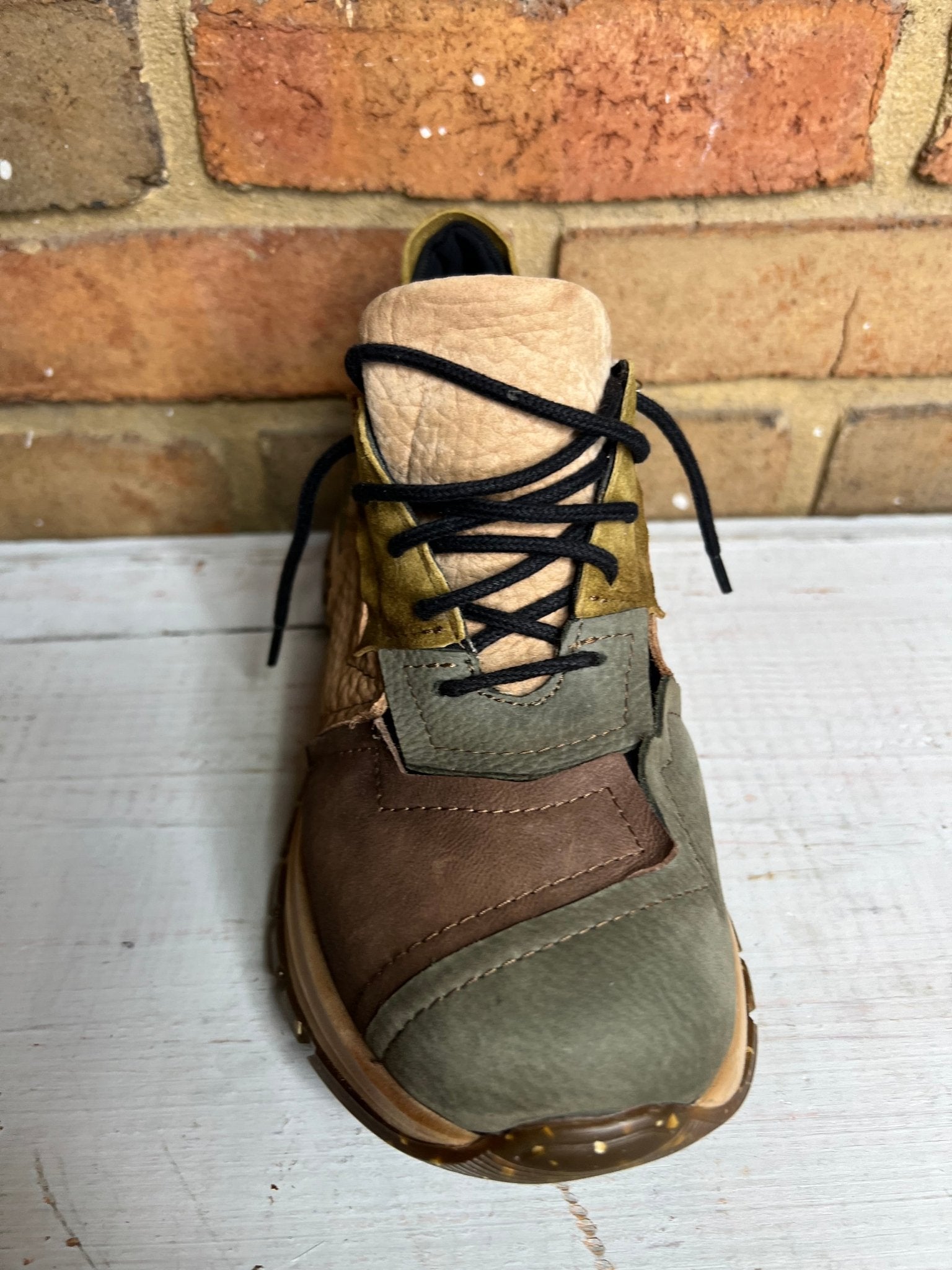 Themis Sneaker Sz 36 37 ( 6 &amp; 7) - Vintage Vault Boutique