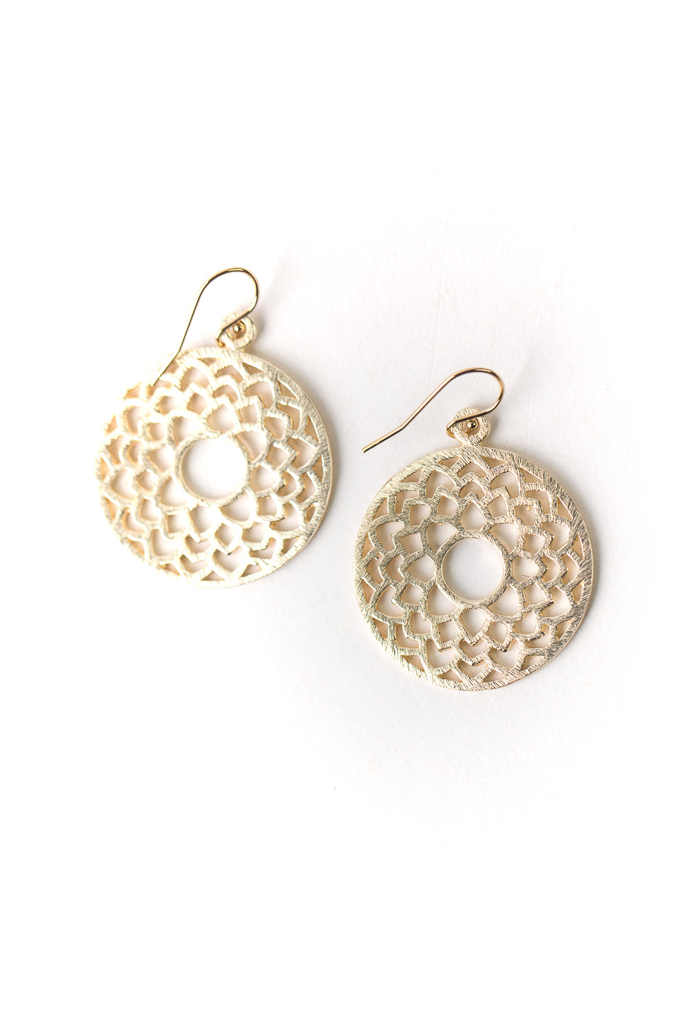 Brushed Gold Circle Floral Earrings E058