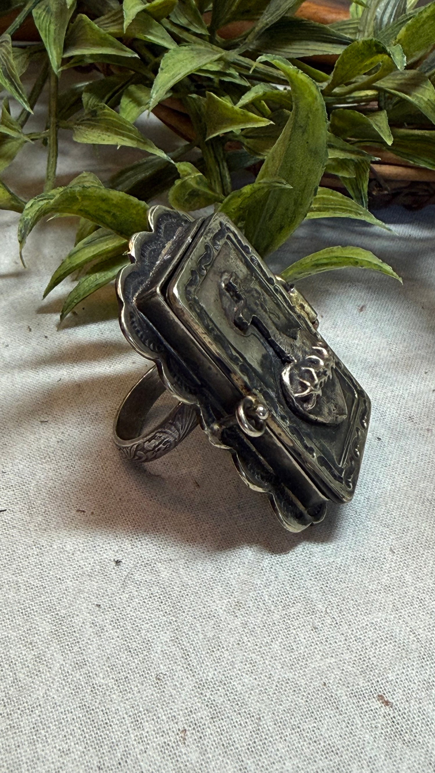 Milagro Locket Ring