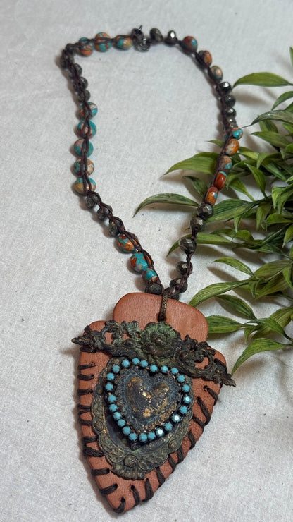 Leather arrowhead with Heart necklace - Vintage Vault Boutique