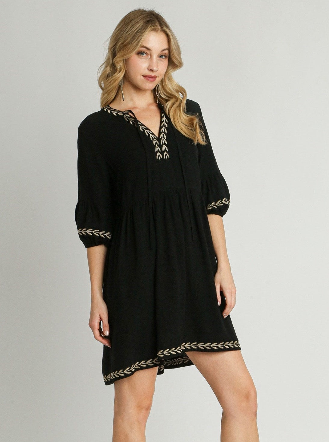 Linen V-Neck Short Embroidery Dress 