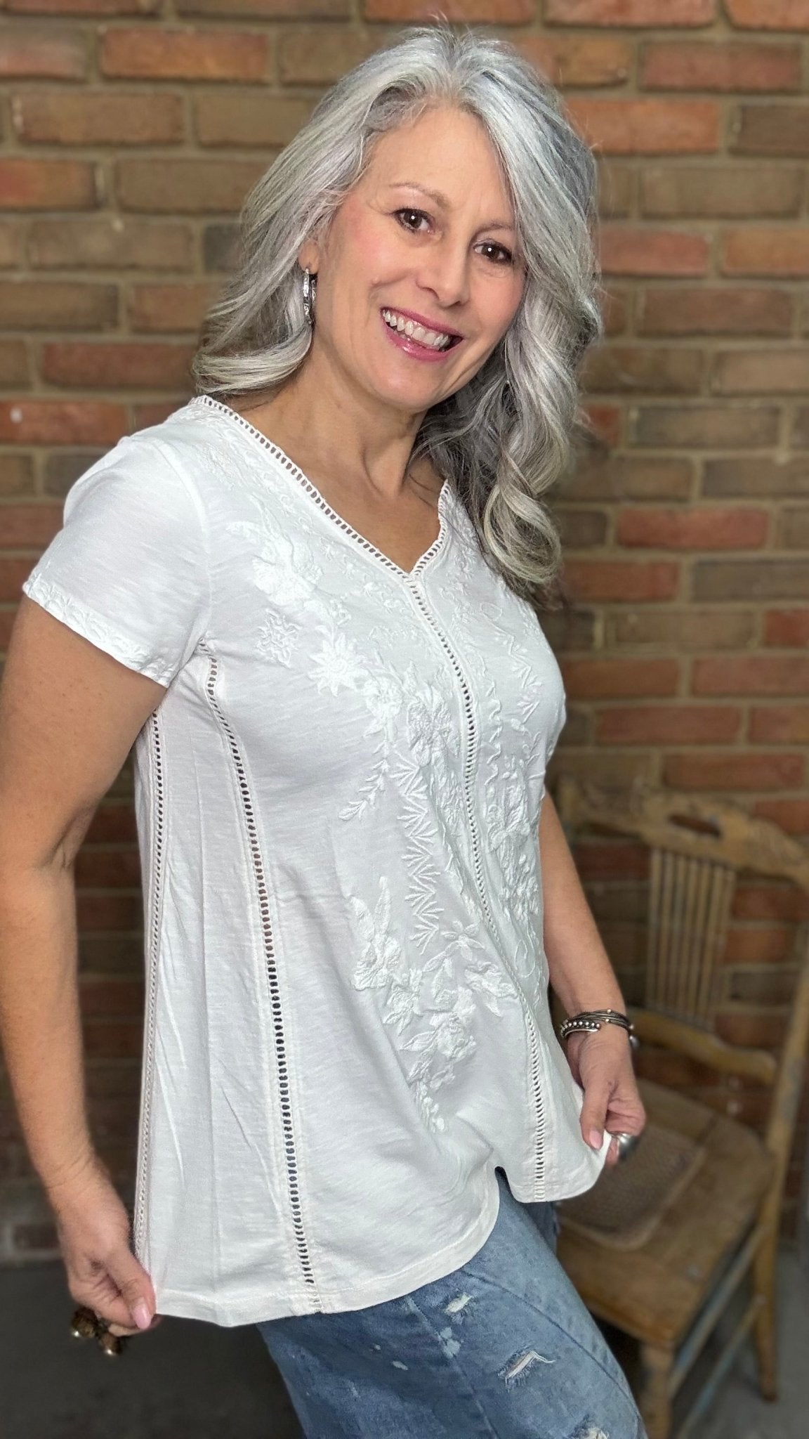 Frida White Embroidery T-Shirt - Vintage Vault Boutique