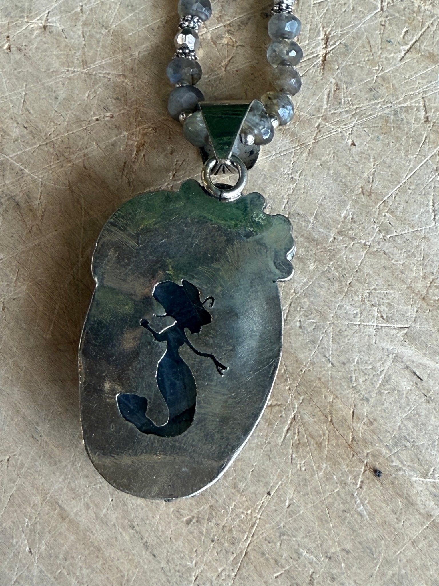 Labradorite/Moonstone Skull Necklace - Vintage Vault Boutique