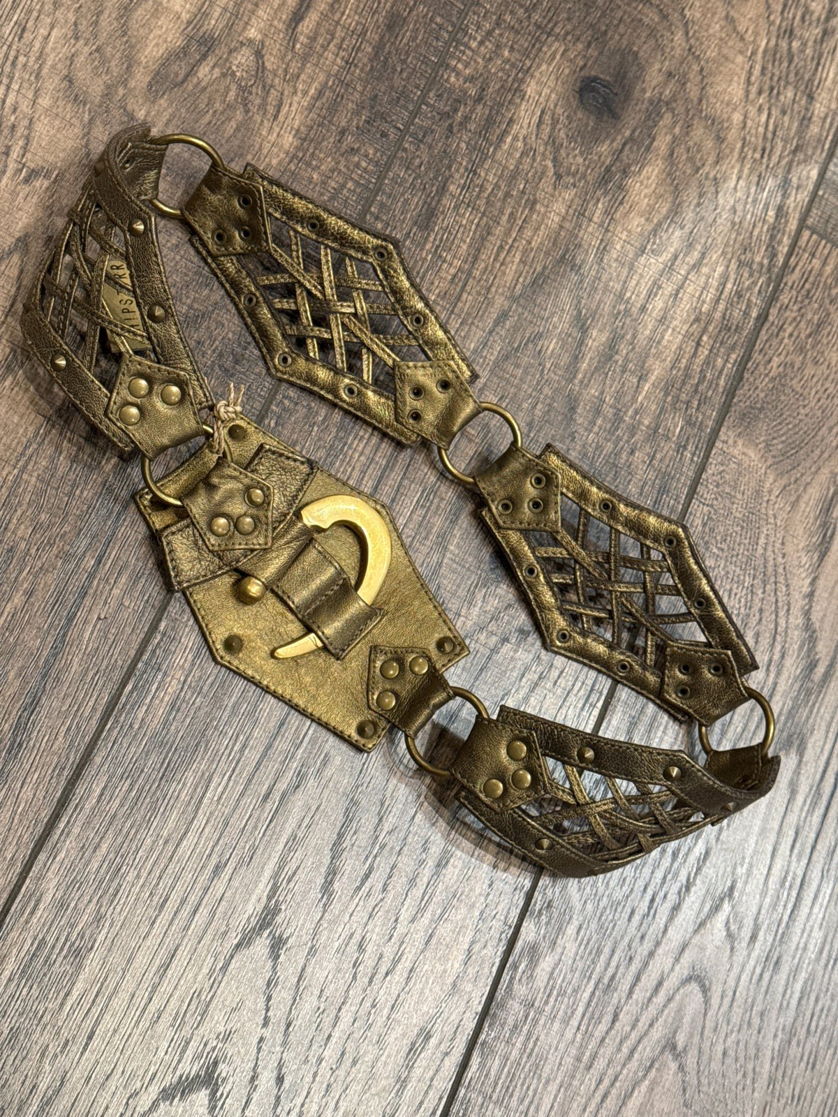 Izzy Gold - Vintage Vault Boutique