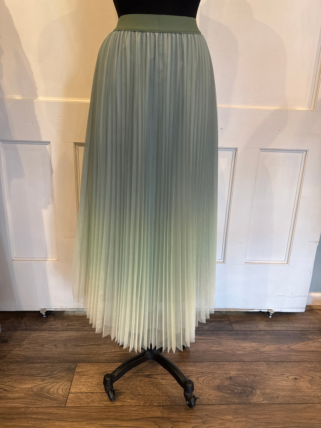 Pleated Ombre Skirt Large