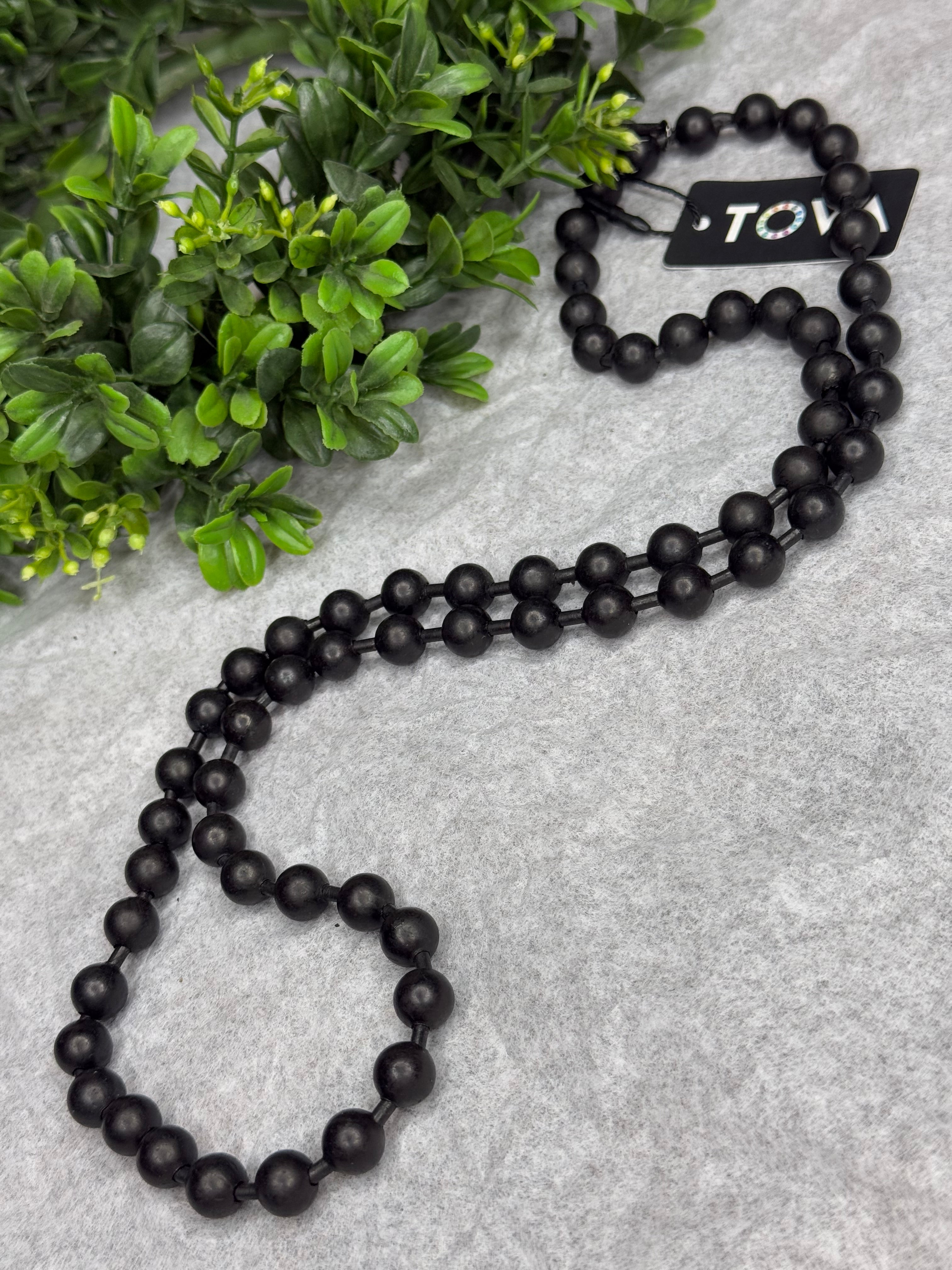 Radmilla Long Necklace in Smutt