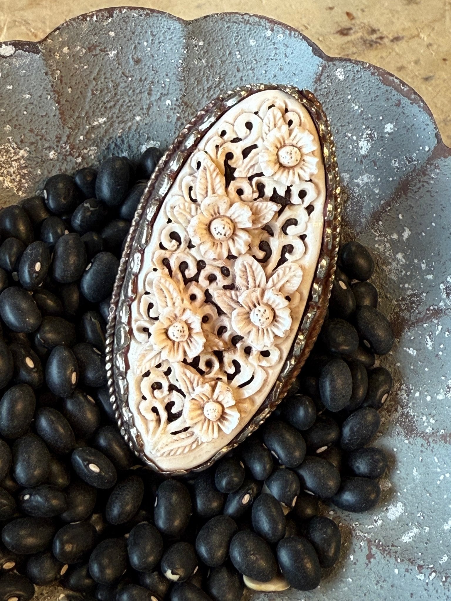 Oval Floral Ring - Vintage Vault Boutique