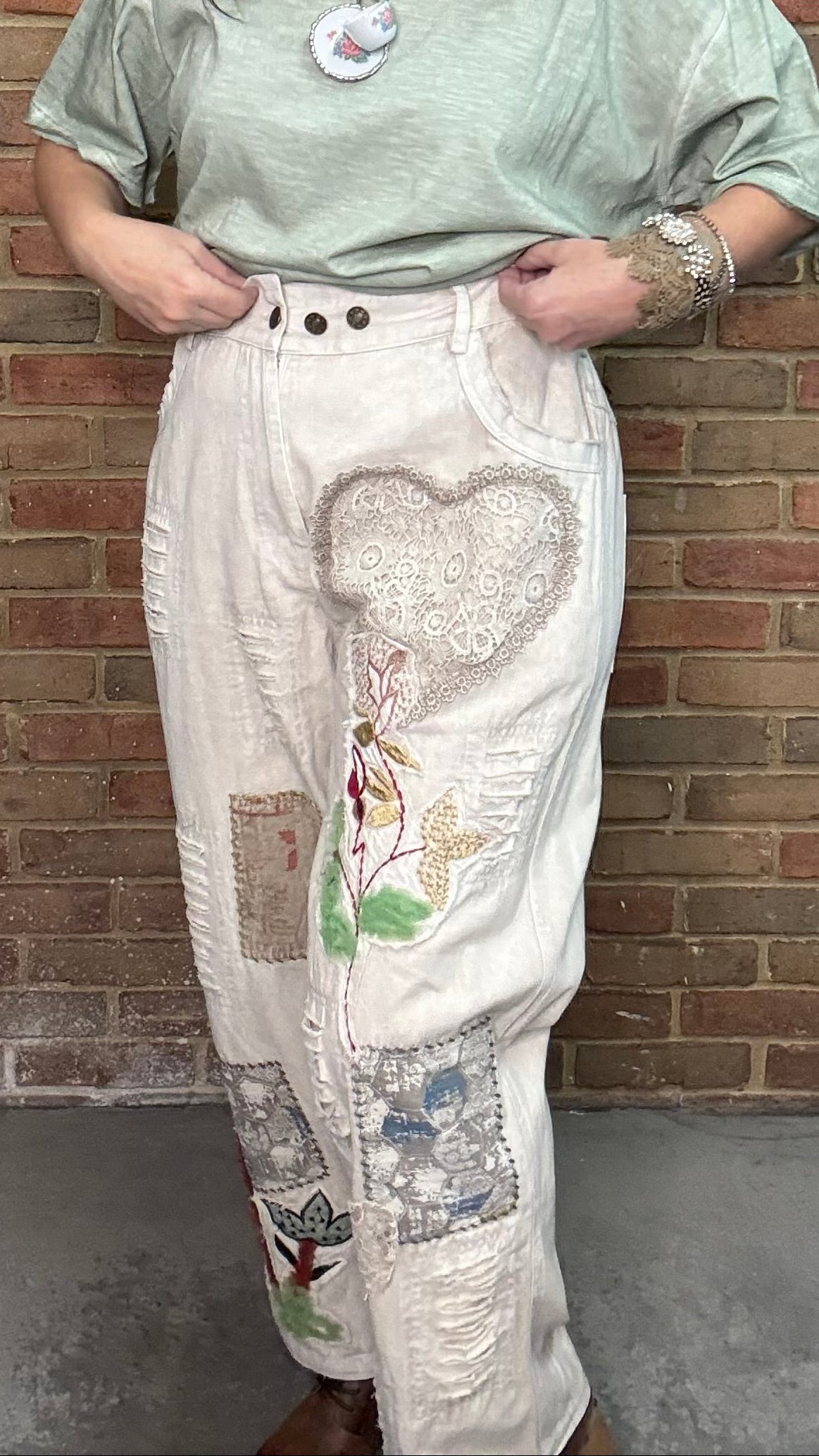Floral Embroidery Pant