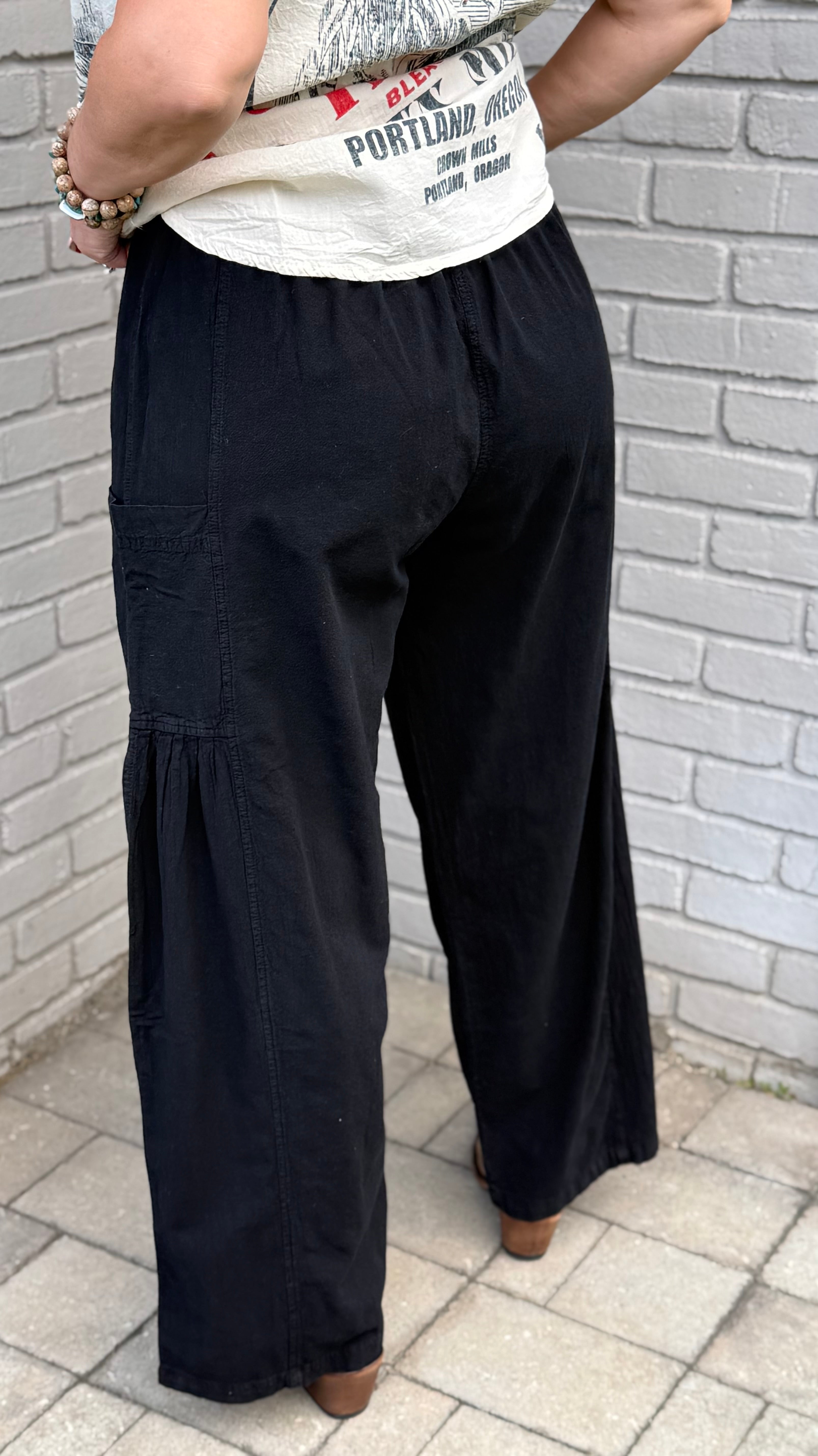 Side Pocket and Gathered Pant Black