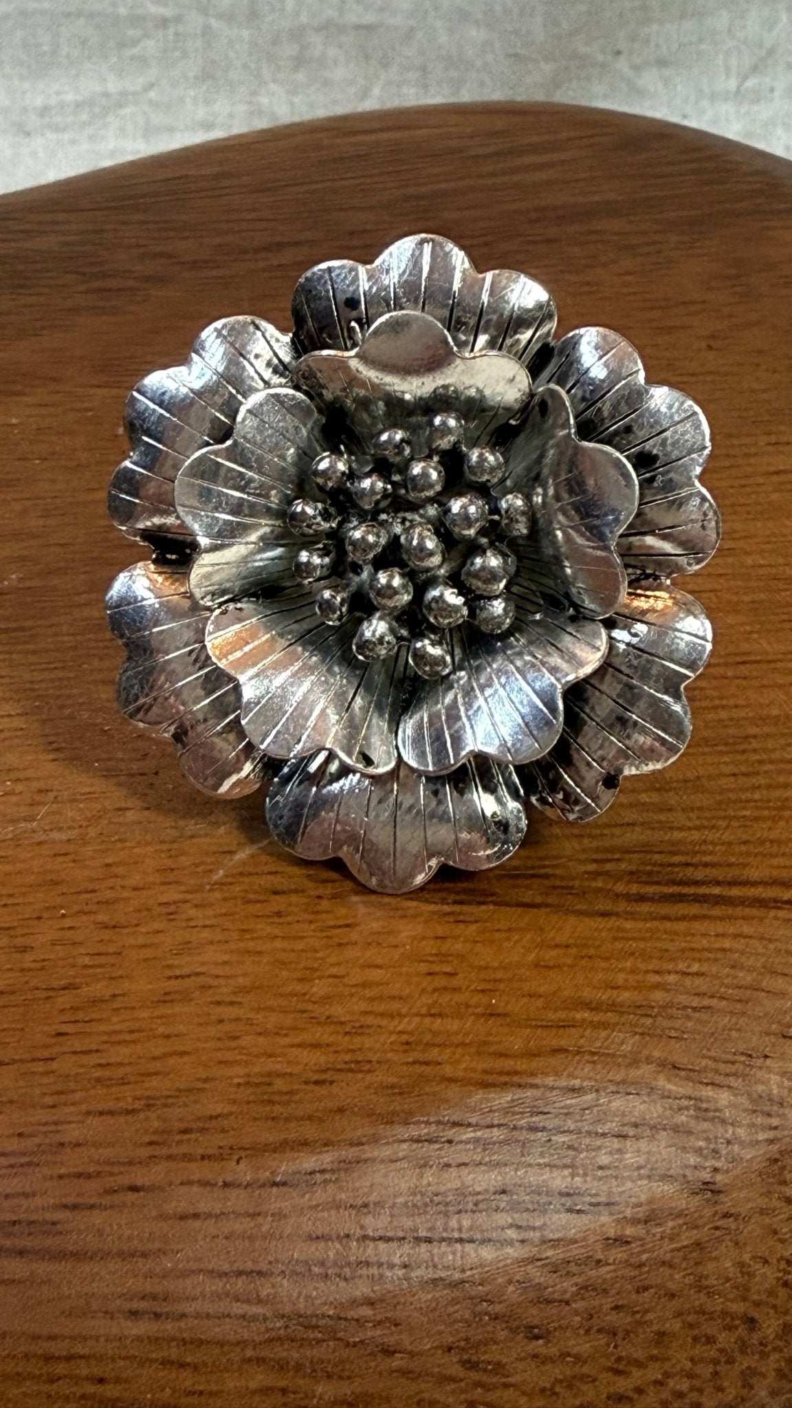 Silver Flower Adjustable Ring - Vintage Vault Boutique