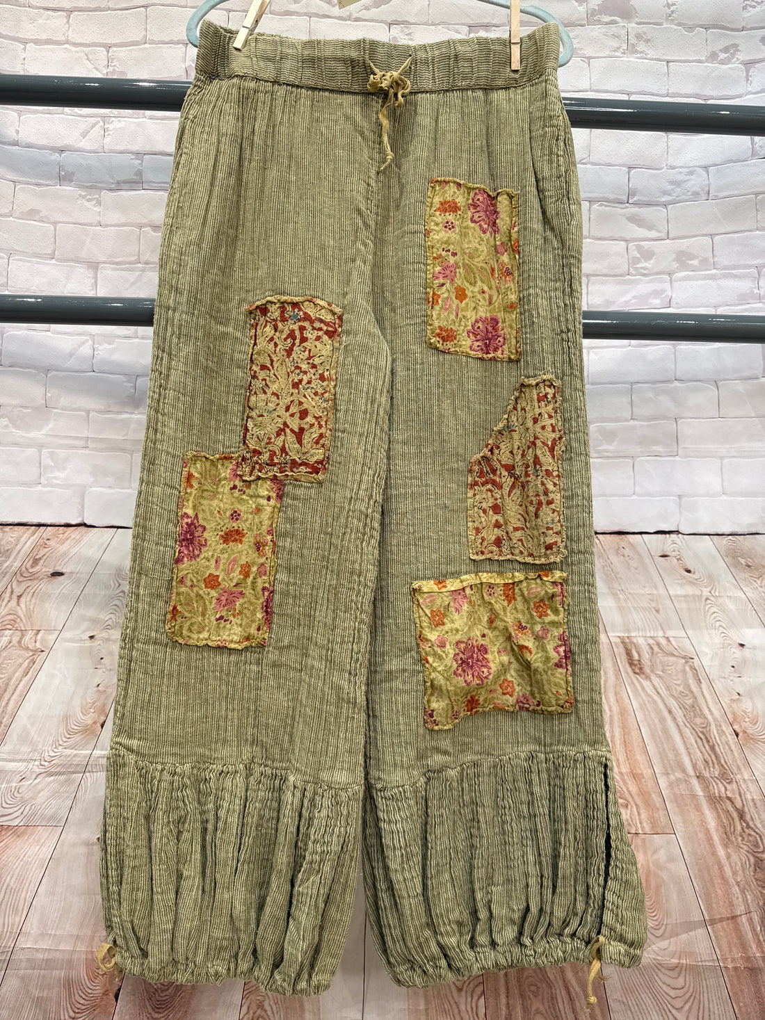 Soft Ruffle Pant