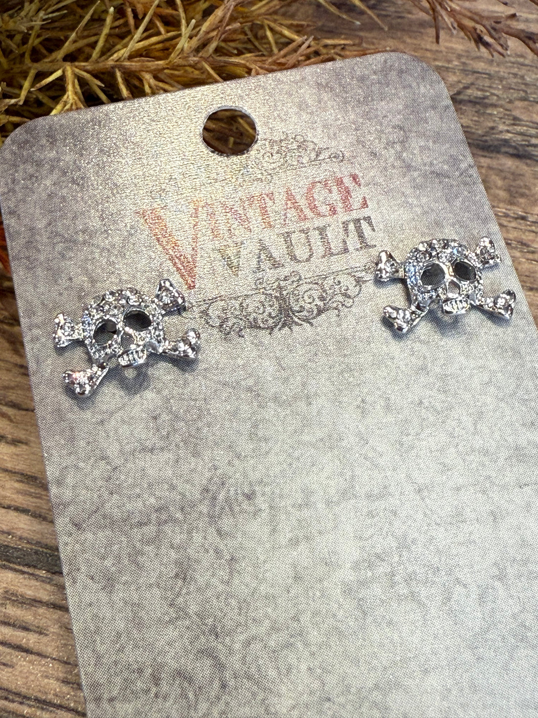 Metal Skull w/Crystal Post Earring