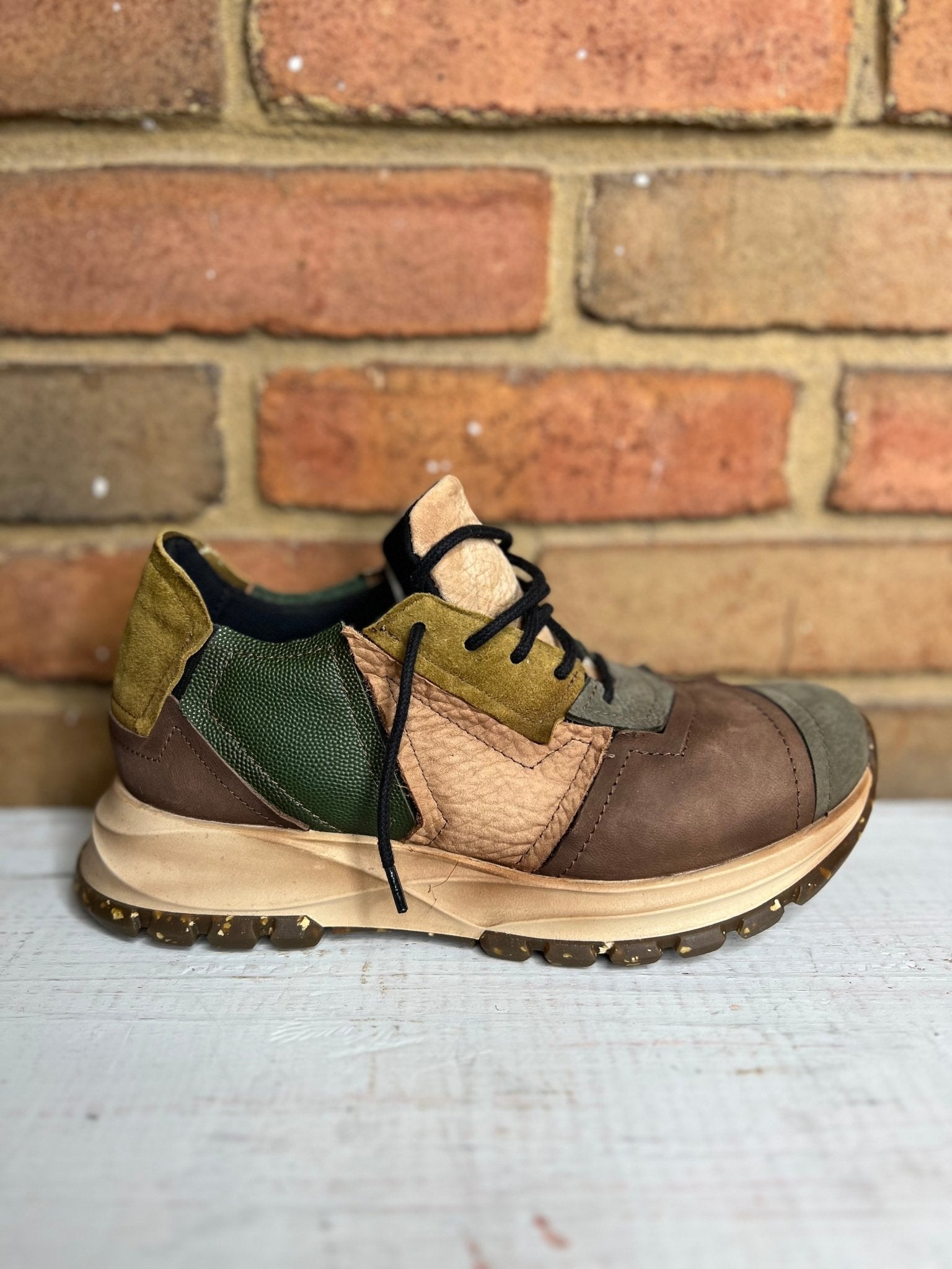 Themis Sneaker Sz 36 37 ( 6 &amp; 7) - Vintage Vault Boutique