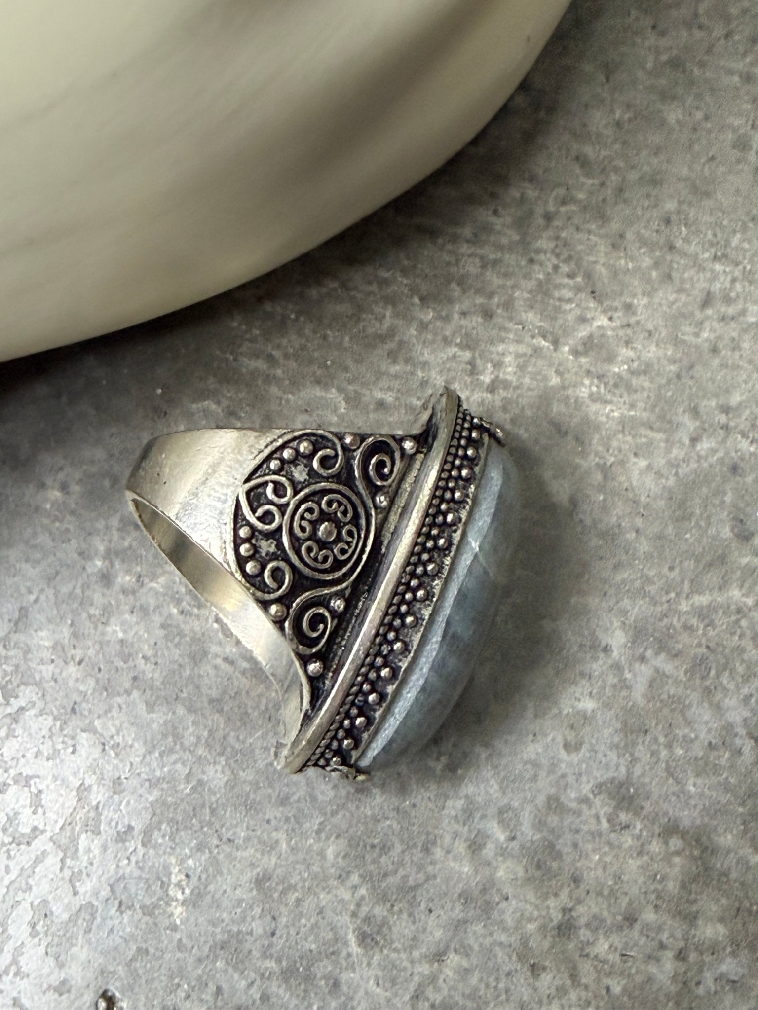 Oval Smokey Grey Ring - Vintage Vault Boutique