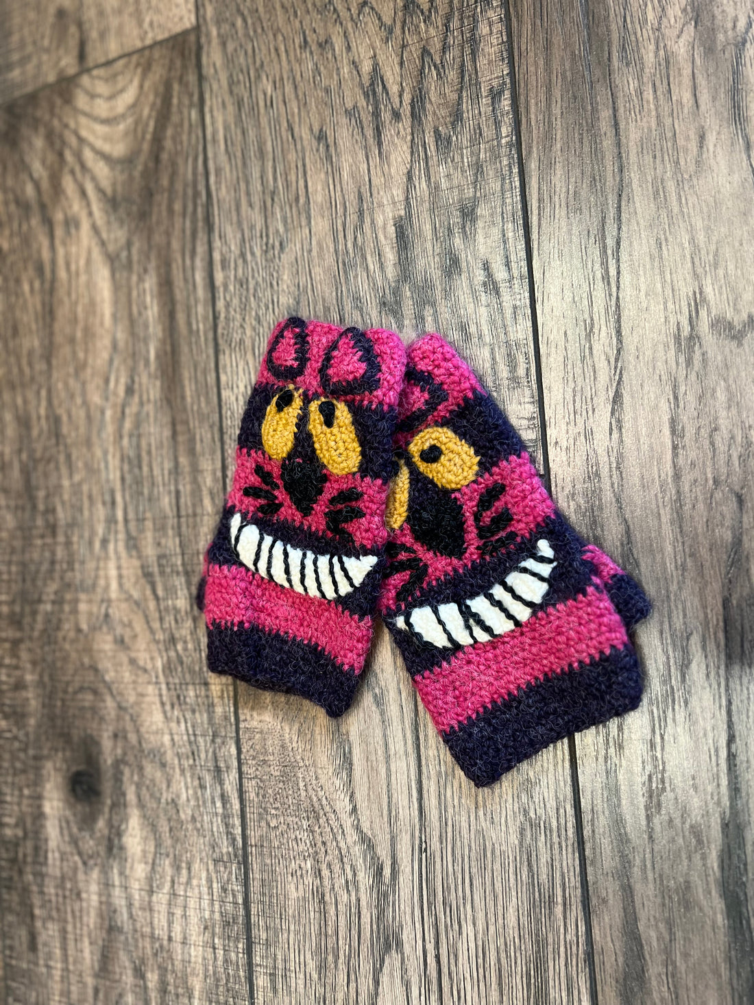 Cheshire Cat Arm Warmers